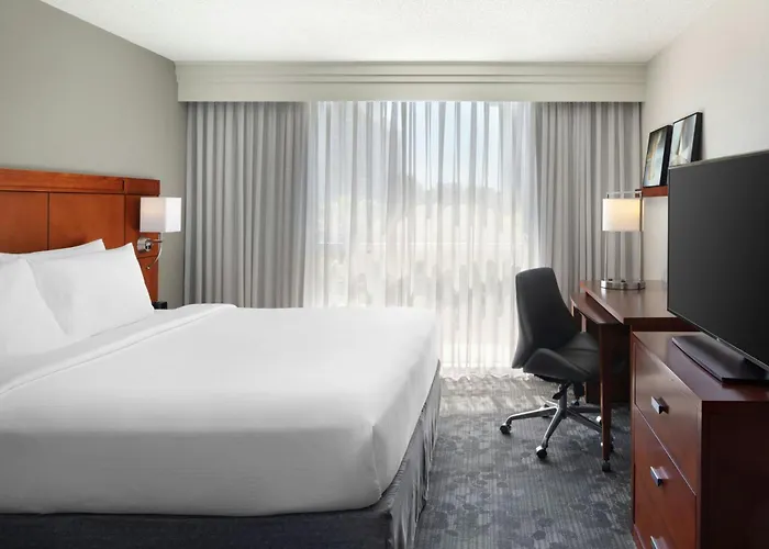 Courtyard By Marriott Miami Airport