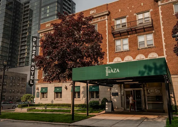 Plaza - Milwaukee