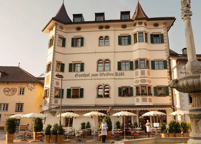 Hotel all'aeroporto: Weisses Roessl