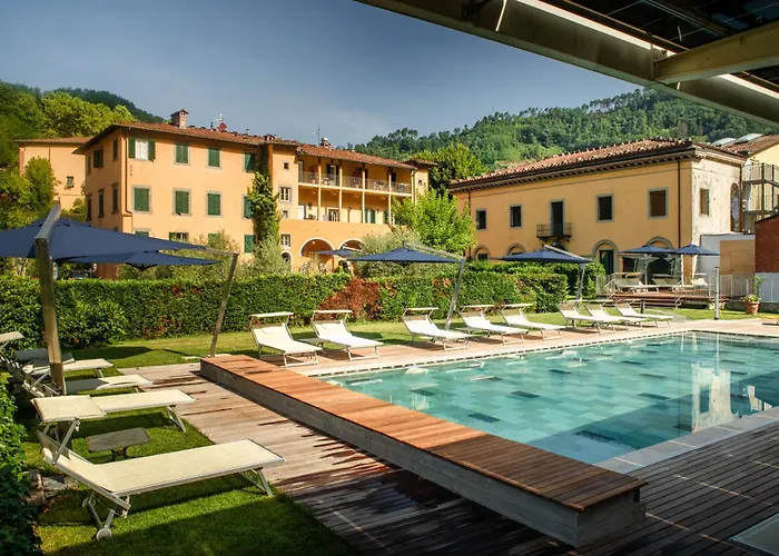Park Hotel Regina - With Air-Condition And Outdoor Heated Pool