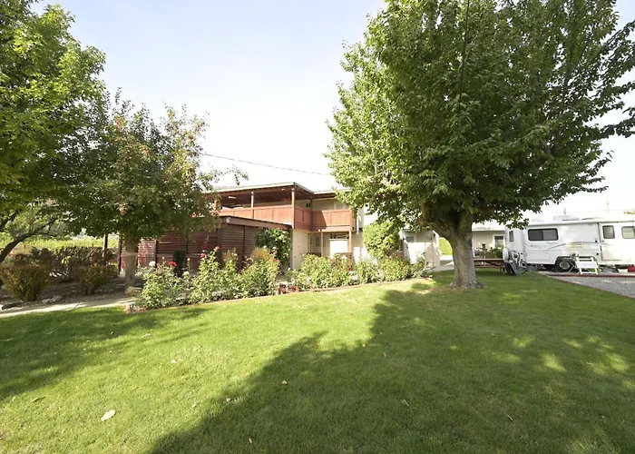 : Maple Leaf Motel & Rv Park Resort