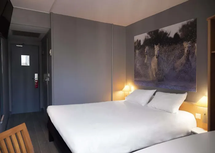 Hotel con tennis: Ibis Arles