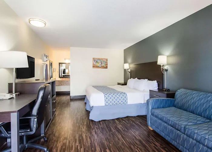 Econo Lodge Near Motor Speedway