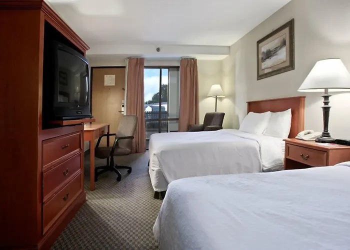Cheap hotels Salina Ambassador & Conference Center