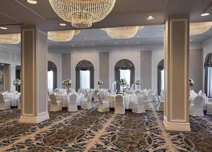In Luxury hotels Saskatchewan, Autograph Collection