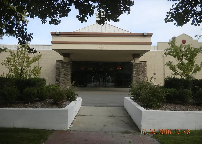 Сity center hotels Wyndham Garden Detroit Metro Airport