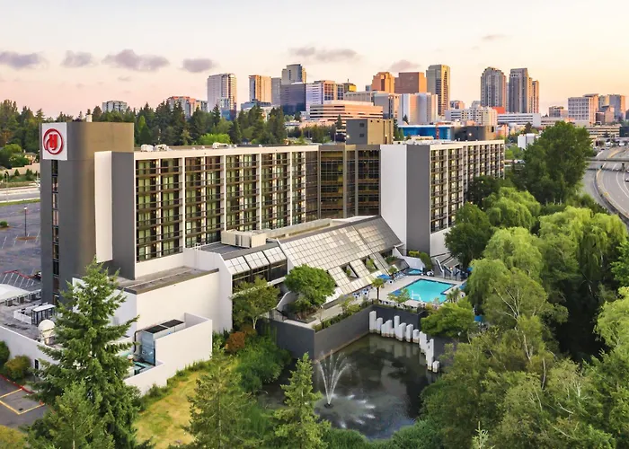 Hotels with pool Hilton Bellevue