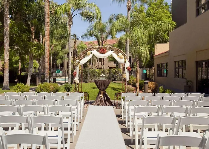 Family resorts Embassy Suites By Hilton Phoenix Tempe