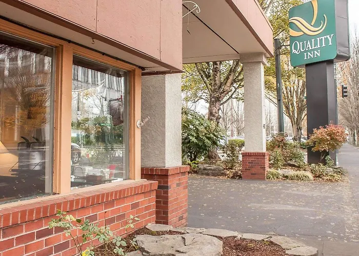 Central hotel: Quality Inn Downtown Convention Center