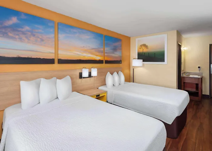 Cheap hotel: Days Inn By Wyndham Rockford I-90 Walking Distance To Casino