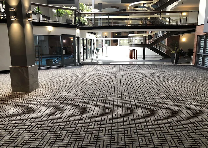 Cheap hotel: Best Western Laval-Montreal & Conference Centre