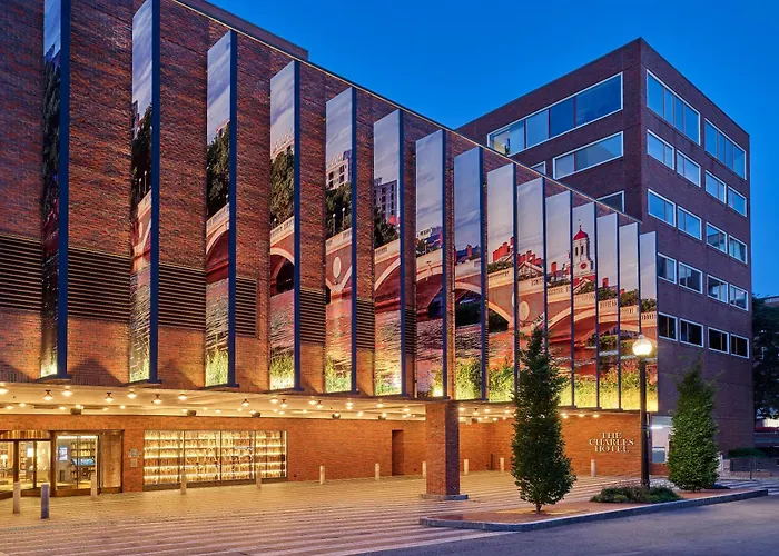 Airport Hotel: The Charles Hotel In Harvard Square