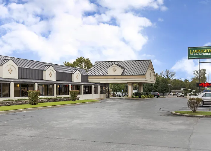 Days Inn By Wyndham Pittsburg Ks