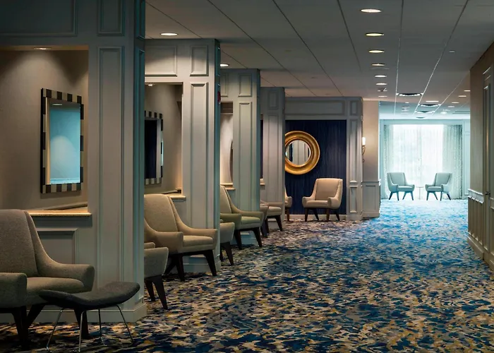 Cheap hotels Boston Marriott Newton