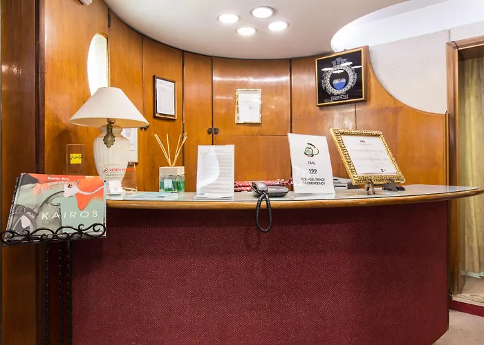 Hôtel de l'aéroport: Ambassador Tre Rose