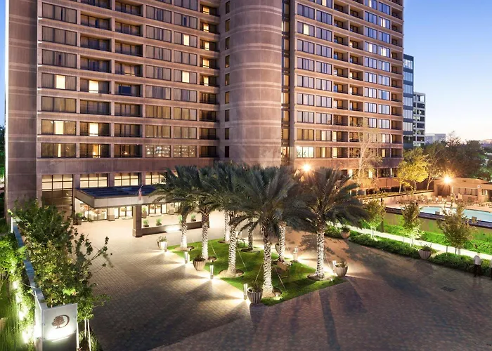 Doubletree By Hilton & Suites By The Galleria