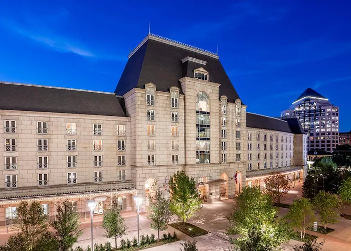Luxury hotel only: Hotel Crescent Court