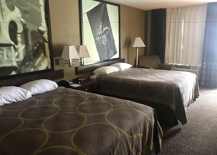 Cheap hotel: Super 8 By Wyndham Monroe