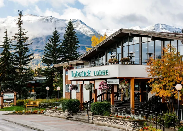 Hotel near College: Lobstick Lodge