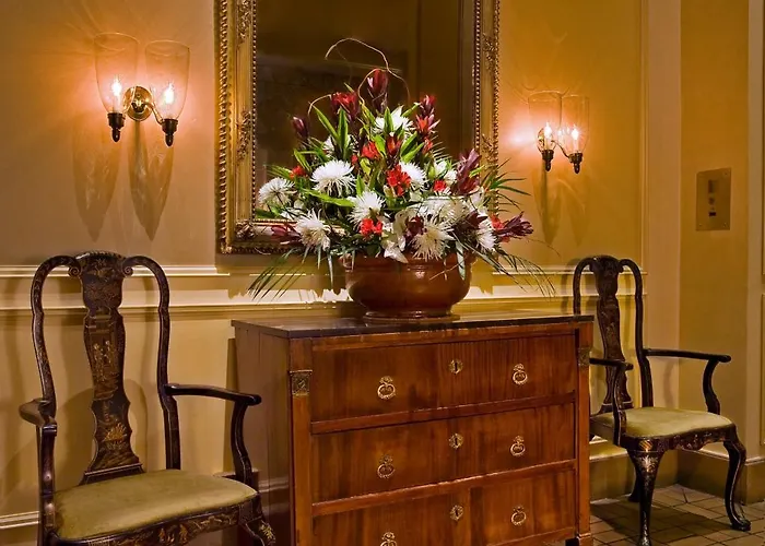 Mayflower Park Hotel