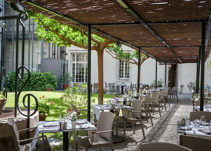 Luxe hotel: Hotel Cloitre Saint Louis Avignon