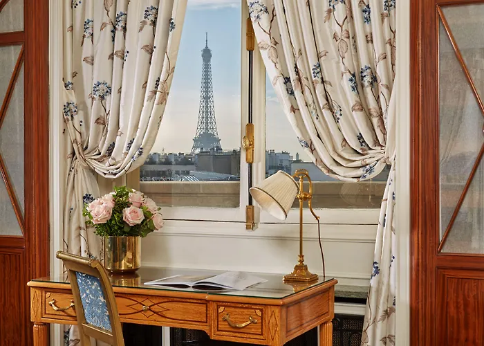 Hotel Raphael