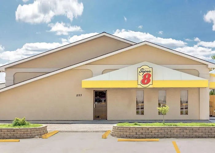 Super 8 By Wyndham Norfolk