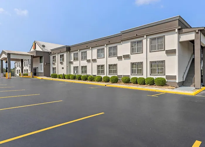 Cheap hotel: Super 8 By Wyndham Athens