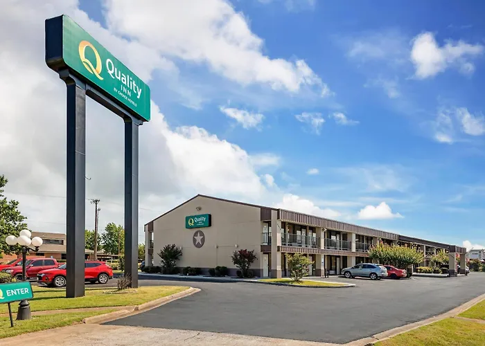 Hotel with view: Quality Inn Paris Texas