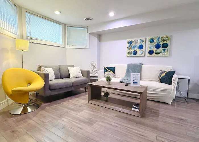 Prime Location! - 1Min Walk To Wrigley Field - Modern 2Br Apts Right Next To Wrigley Field & Transit!