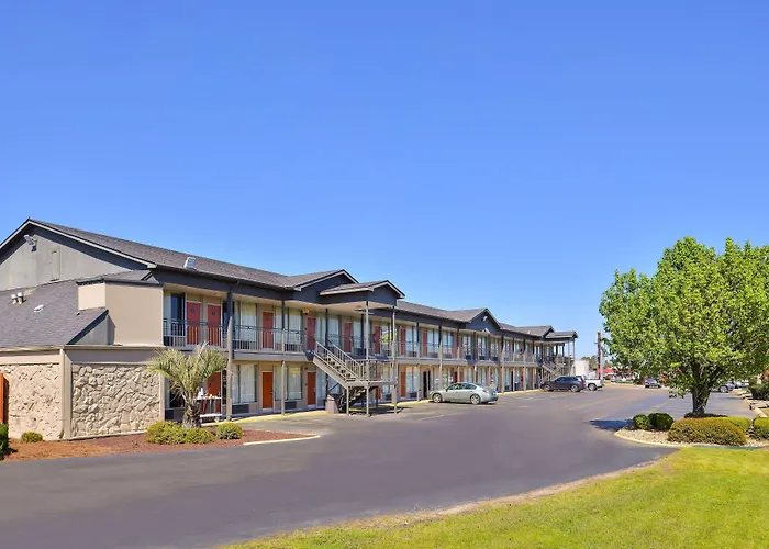 Cheap hotels Americas Best Value Inn West Monroe