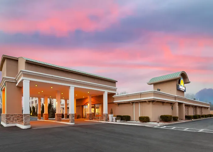 Family Hotel: Days Inn By Wyndham Plattsburgh