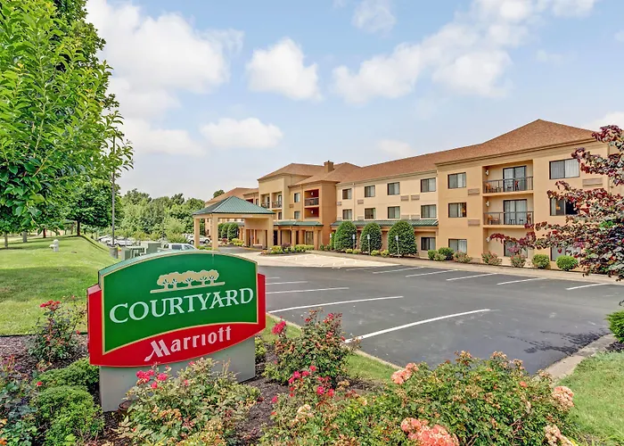 Boutique hotel only: Courtyard Paducah West