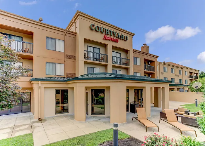 Boutique hotel only: Courtyard Paducah West