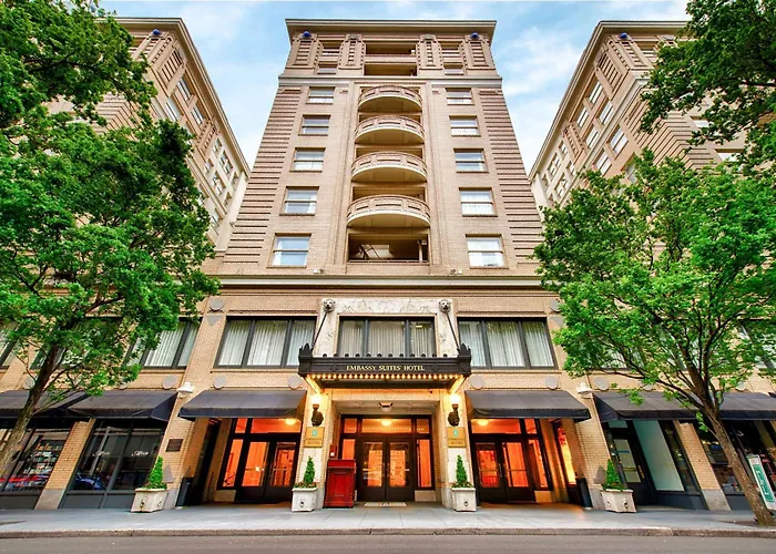 Airport Hotel: Embassy Suites By Hilton Portland Downtown