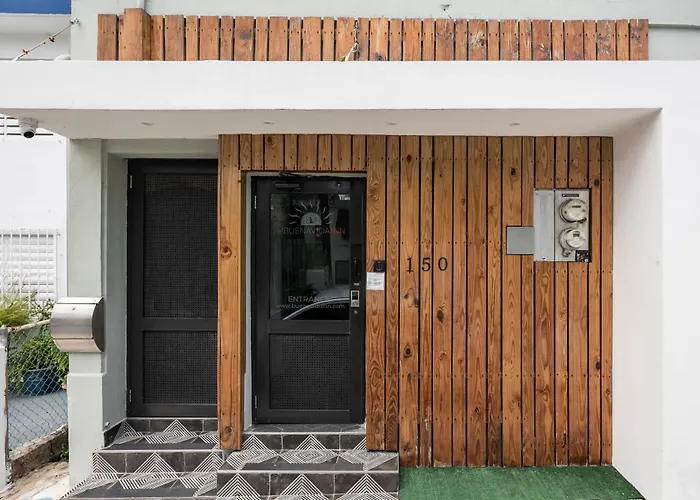 Central hotel: La Buena Vida Inn