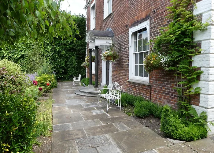 Family Hotel: Milford Hall Salisbury