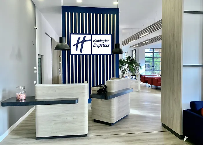 Hotel con tennis: Holiday Inn Express Ciudad De Las Ciencias By Ihg