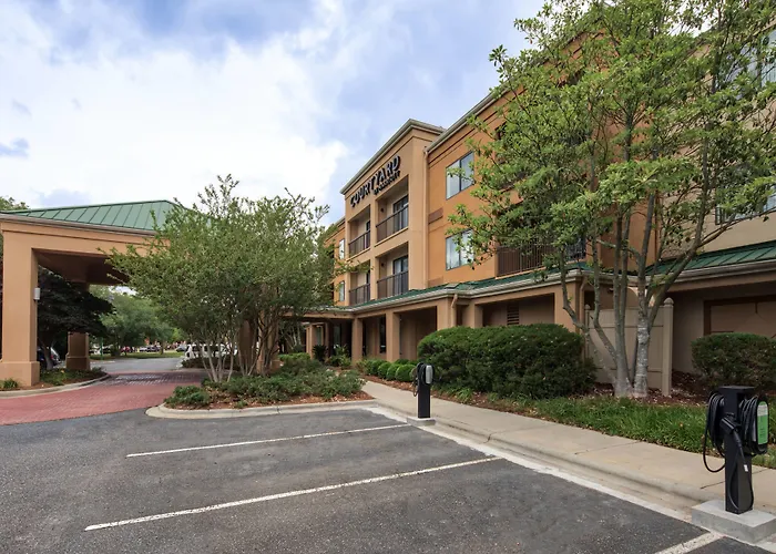 Luxury hotel only: Courtyard By Marriott Rock Hill