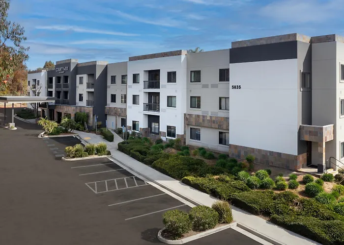 Hotels with pool Courtyard By Marriott San Diego Carlsbad