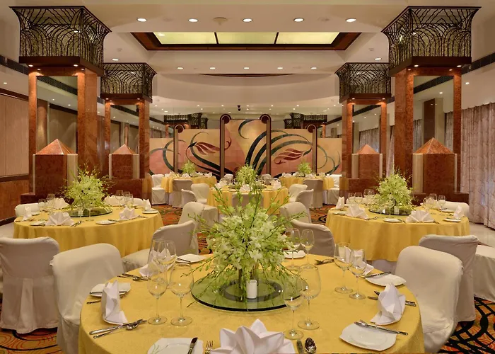 Luxury hotel only: Hotel Marine Plaza