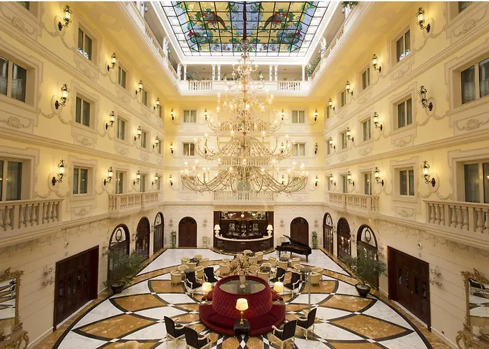 Hotel with view: Grand Hotel Vanvitelli