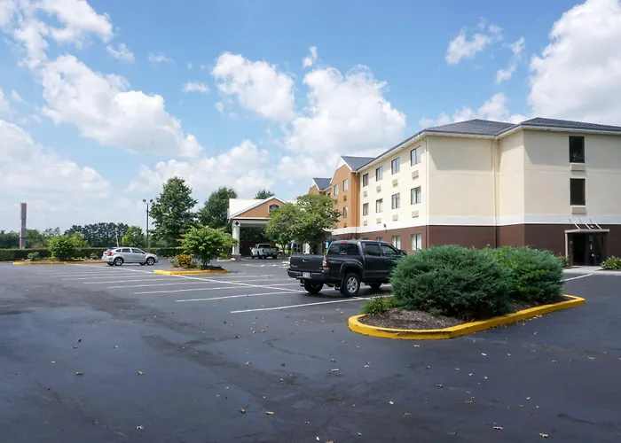 Best Western Plus Corporate Center