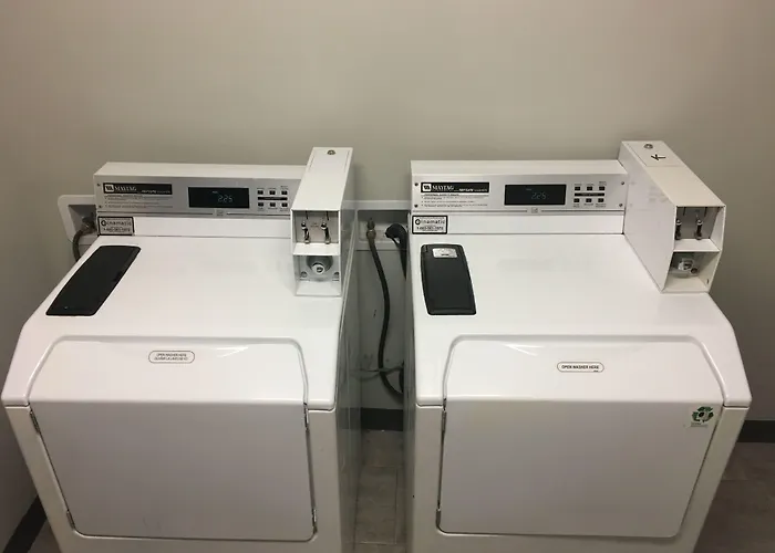 Super 8 By Wyndham Regina