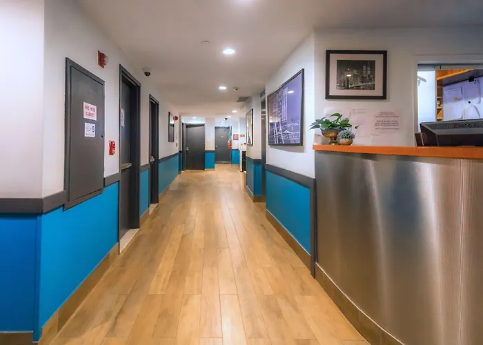 Beach hotel: Hudson River Hotel