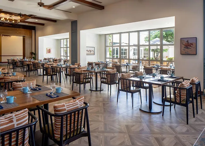 Hilton Hill Country