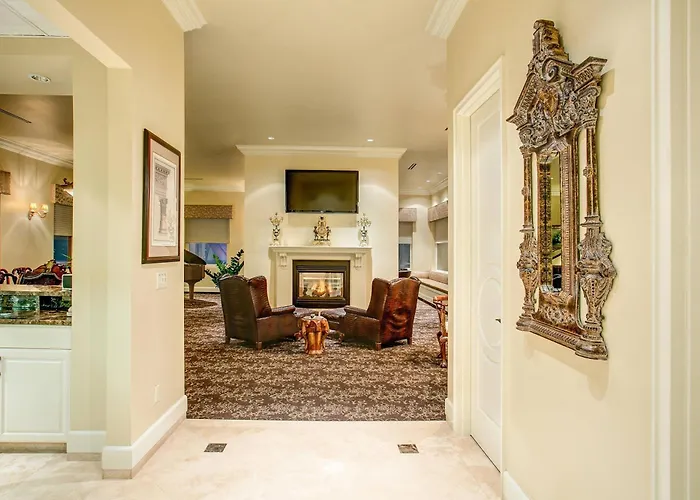 Hotel with Tennis: Davenport Hotel, Autograph Collection