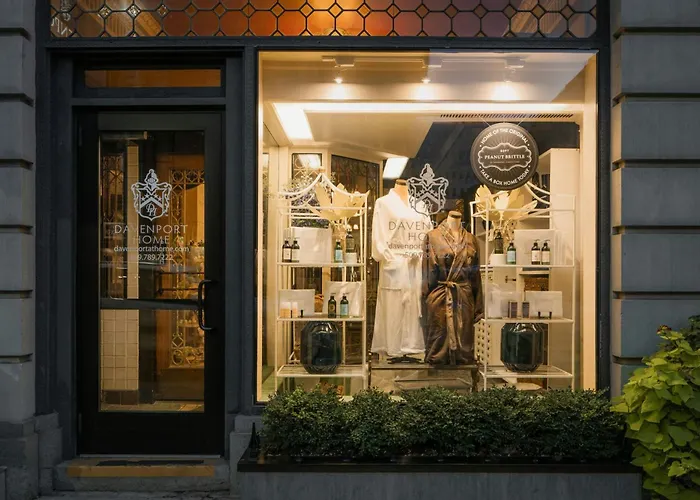 Hotel with Tennis: Davenport Hotel, Autograph Collection