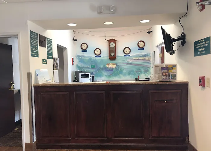 Howard Johnson By Wyndham Airport