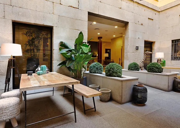 Hotel near College: Catalonia Puerta Del Sol